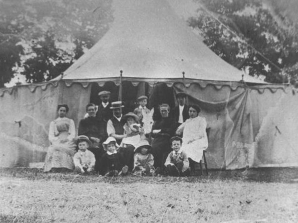 Gospel tent group, 1908